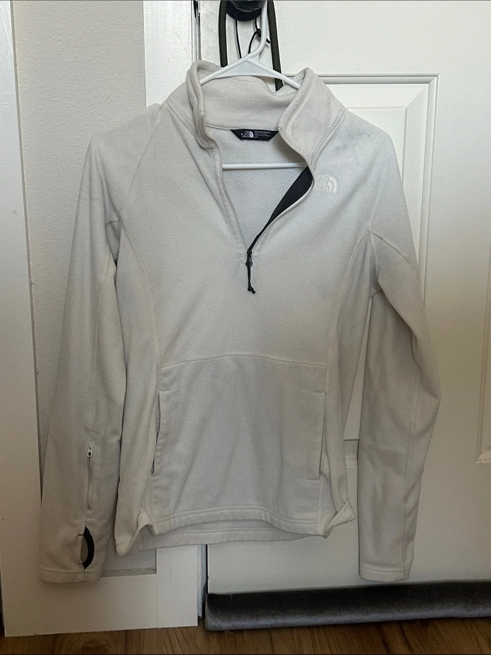 The North Face Women's Cream Half-Zip Fleece Pullover